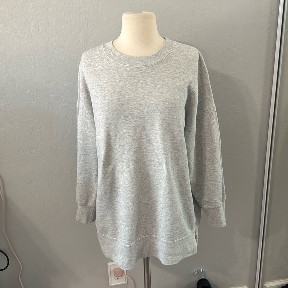 Uniqlo Long Crewneck Grey